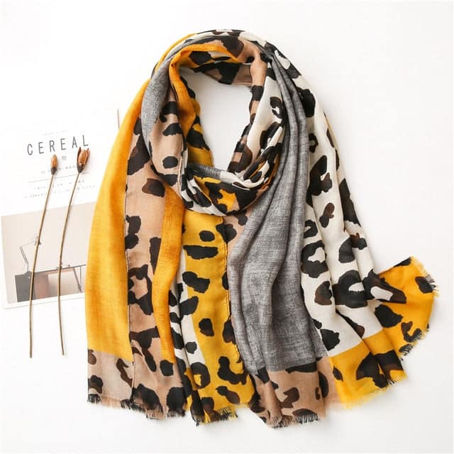 Kadin 180 Sari Eşarp - Leopar Dalya