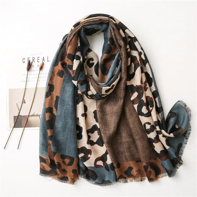 Kadin 180 Mavi̇ Eşarp - Leopar Dalya